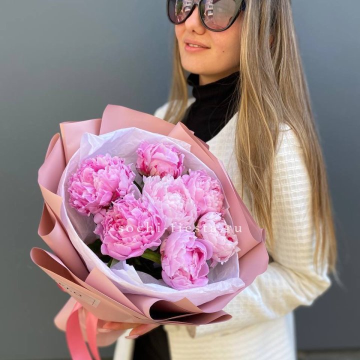 7 пионов в оформлении в Ижевске