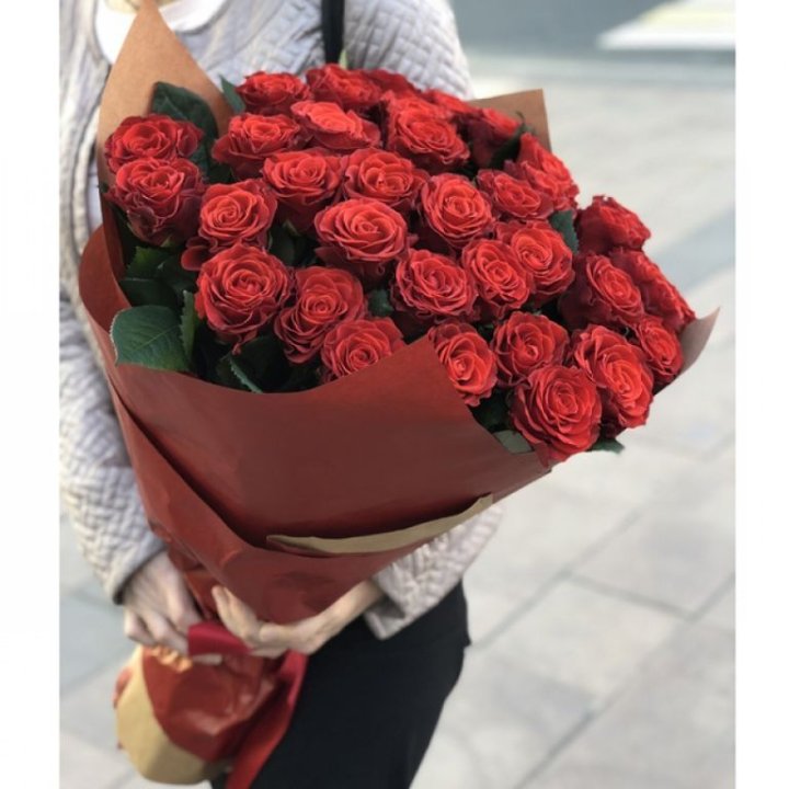 29 высоких роз  в Ижевске