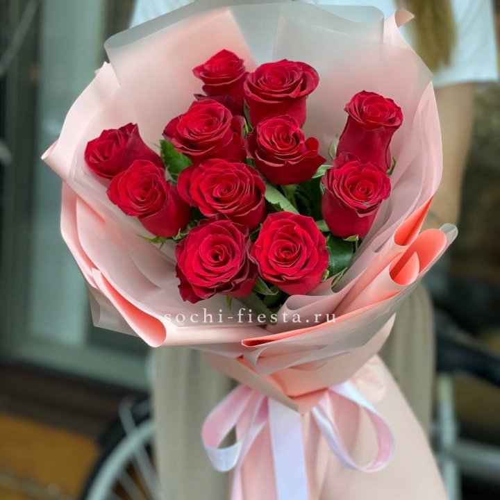 Букет красных роз "Мадам ред" в Ижевске