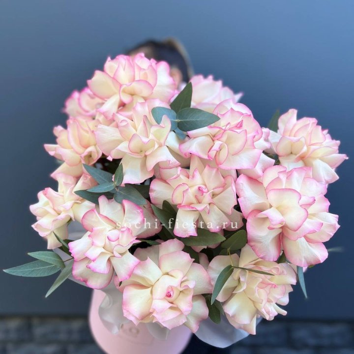 15 Французских роз Джумилия в боксе в Ижевске