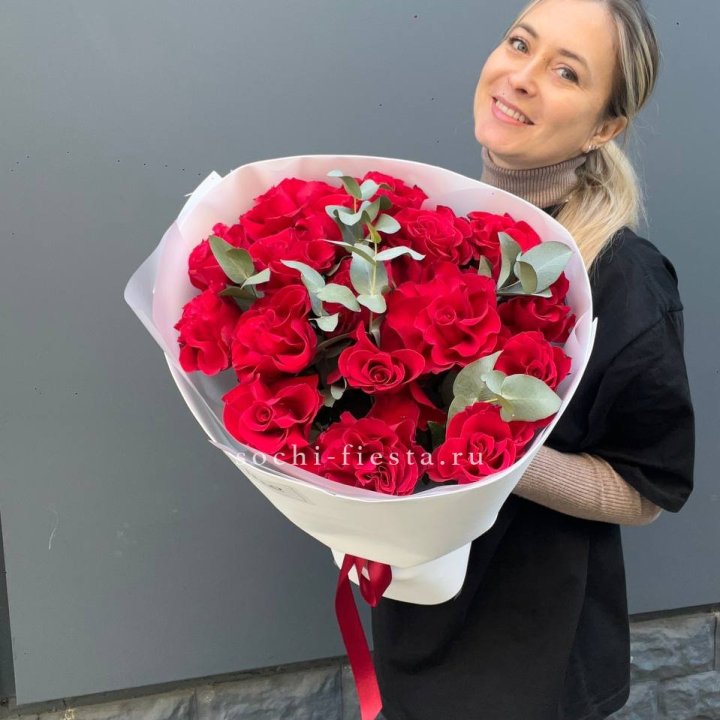 17 Красных французских роз в Ижевске