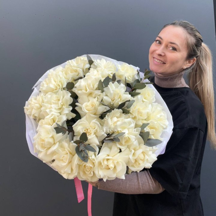 25 Белых французских роз Вайт найс в Ижевске