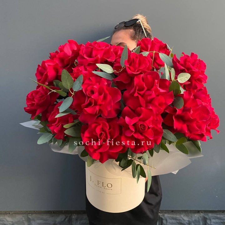 25 Французских красных роз в коробке в Ижевске