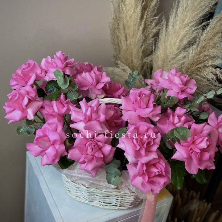 25 роз в цветочной корзине Пинк в Ижевске
