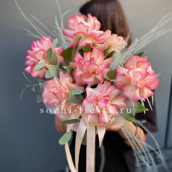 9 Французских роз Джумилия в боксе в Ижевске