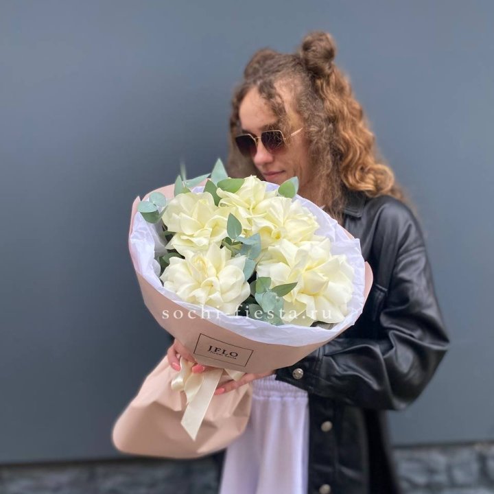 5 Белых французских роз в Ижевске
