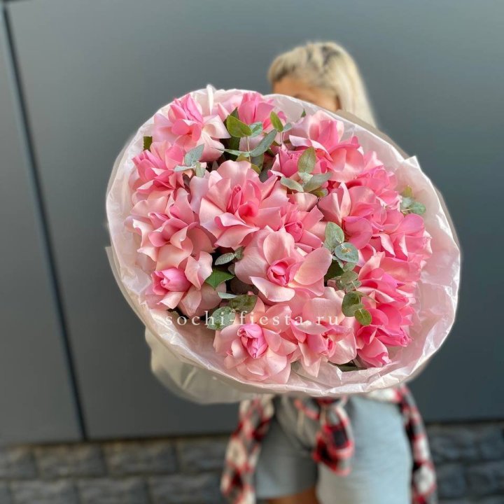 17 розовых роз в Ижевске