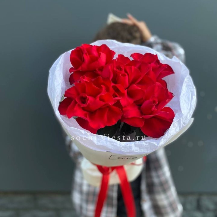 5 французских красных роз в Ижевске