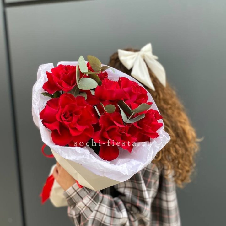 7 красных французских роз в Ижевске