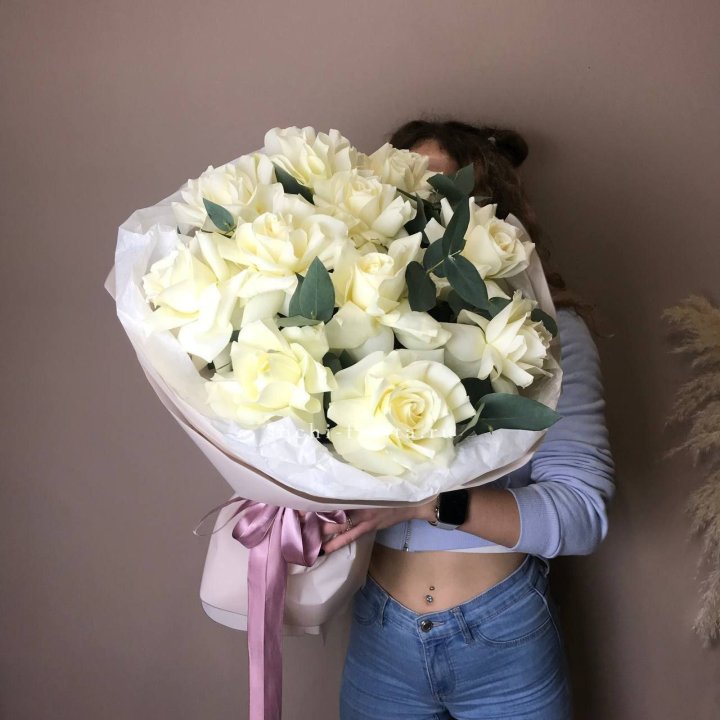11 Белых французских роз "Вайт найс" в Ижевске