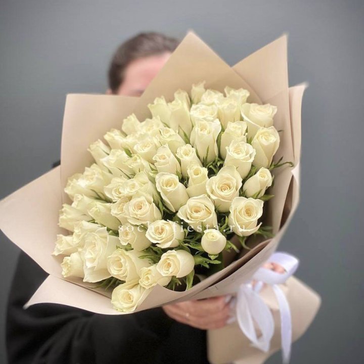 51 белая кенийская роза  в Ижевске