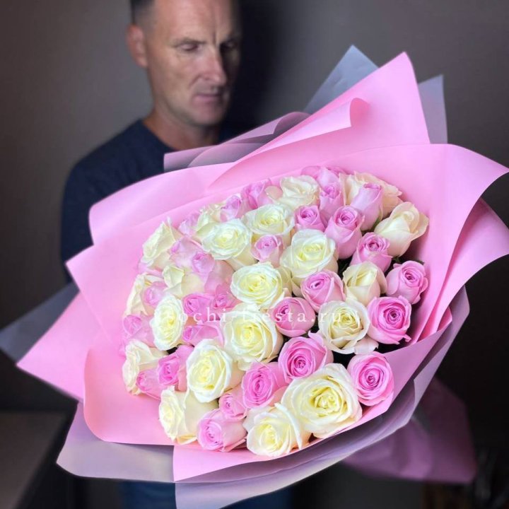 51 белых и розовых роз в Ижевске