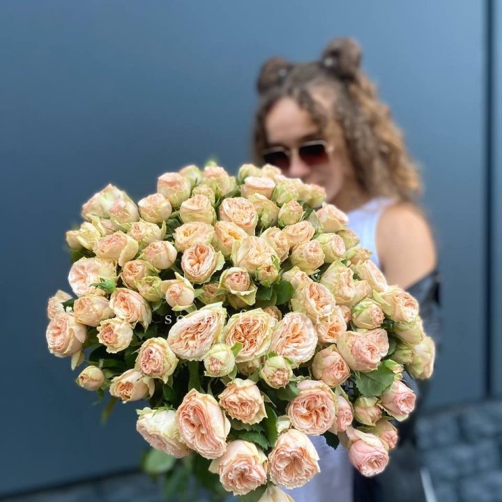 25 пионовидных роз в Ижевске