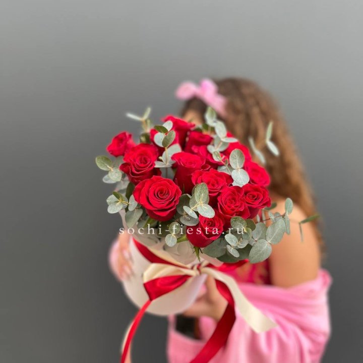 15 Красных роз в боксе №2 в Ижевске