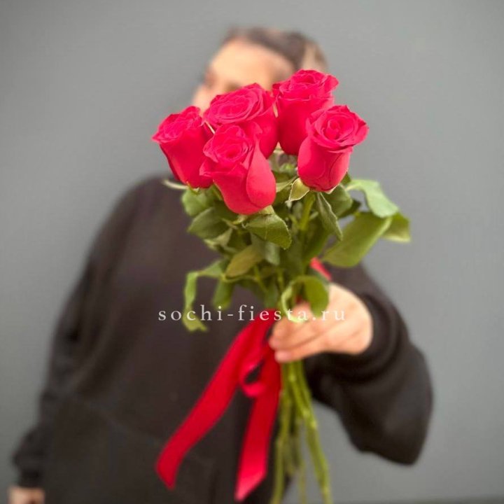 Букет 5 красных роз  в Ижевске