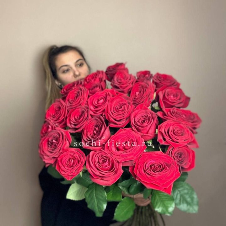 25 высоких роз в Ижевске