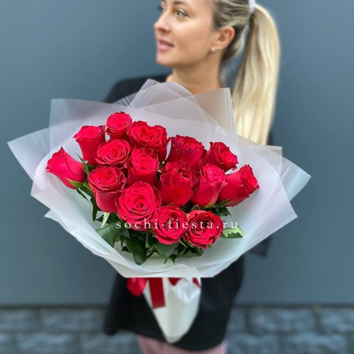 Букет из 15 красных роз  в Ижевске
