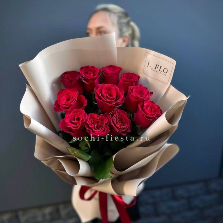 Букет красных роз "Наоми" в Ижевске