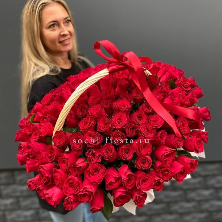 151 красная  роза в корзине в Ижевске