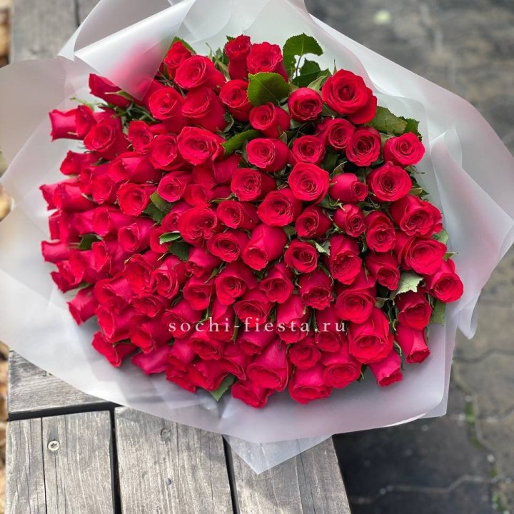 101 красная роза Лолита в Ижевске