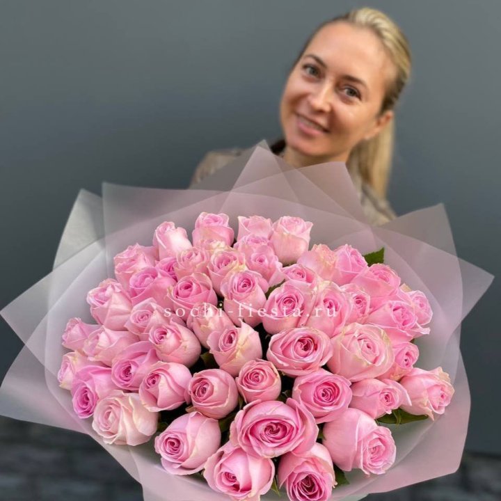 51 розовая роза в Ижевске