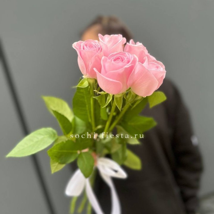 Букет 5 розовых роз  в Ижевске