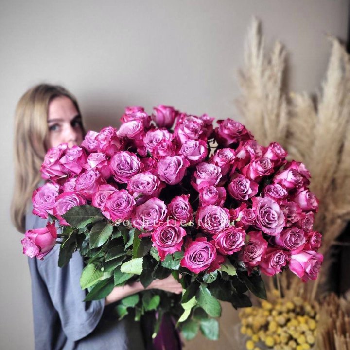 Охапка высоких роз Деп перпел в Ижевске