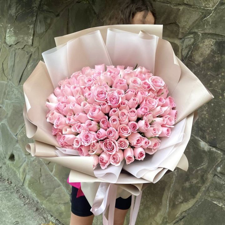 101 нежно-розовая роза Каролина  в Ижевске