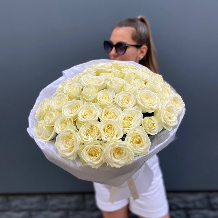 51 белая роза  в Ижевске