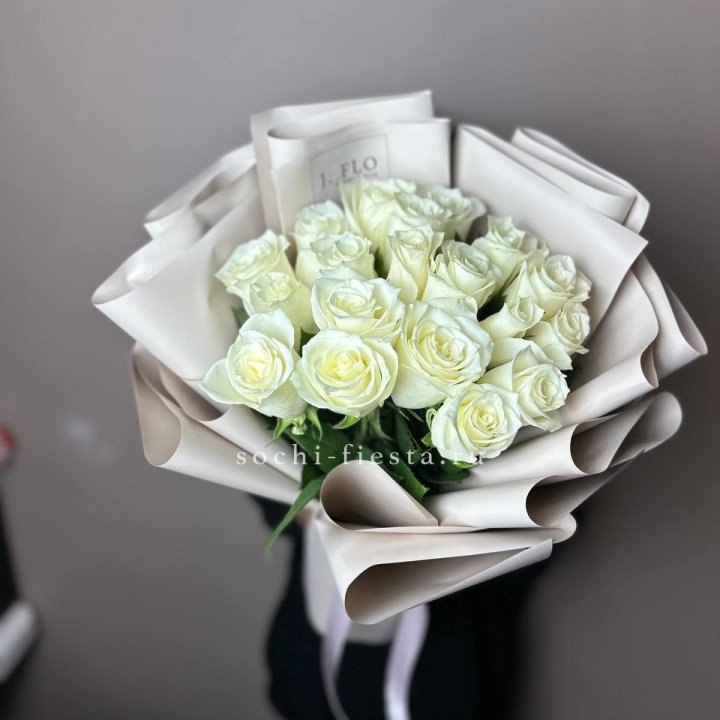 19 белых роз  в Ижевске