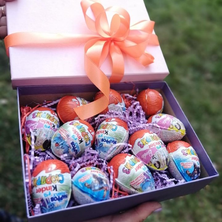 Коробка с киндерами в Ижевске