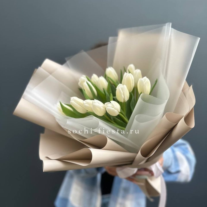 Букет из 15 белых тюльпанов в Ижевске