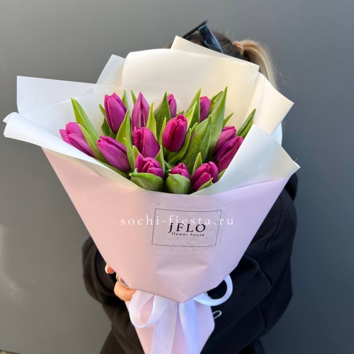 15 пурпурных тюльпанов в Ижевске