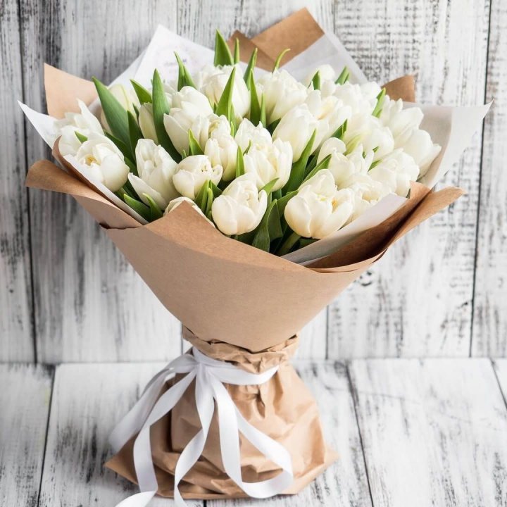25 белых тюльпанов в Ижевске