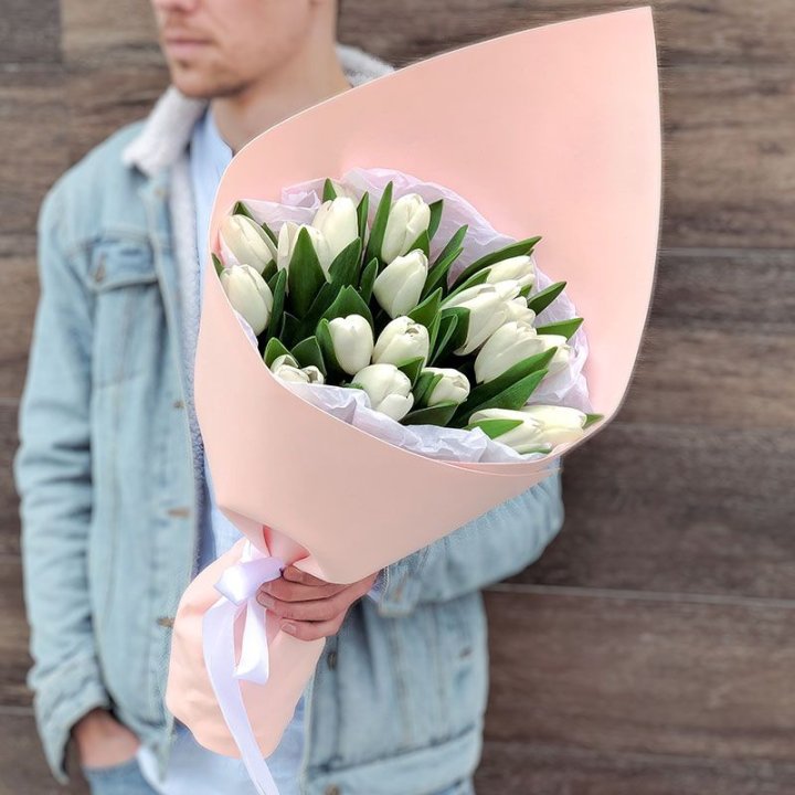 19 белых тюльпанов в Ижевске